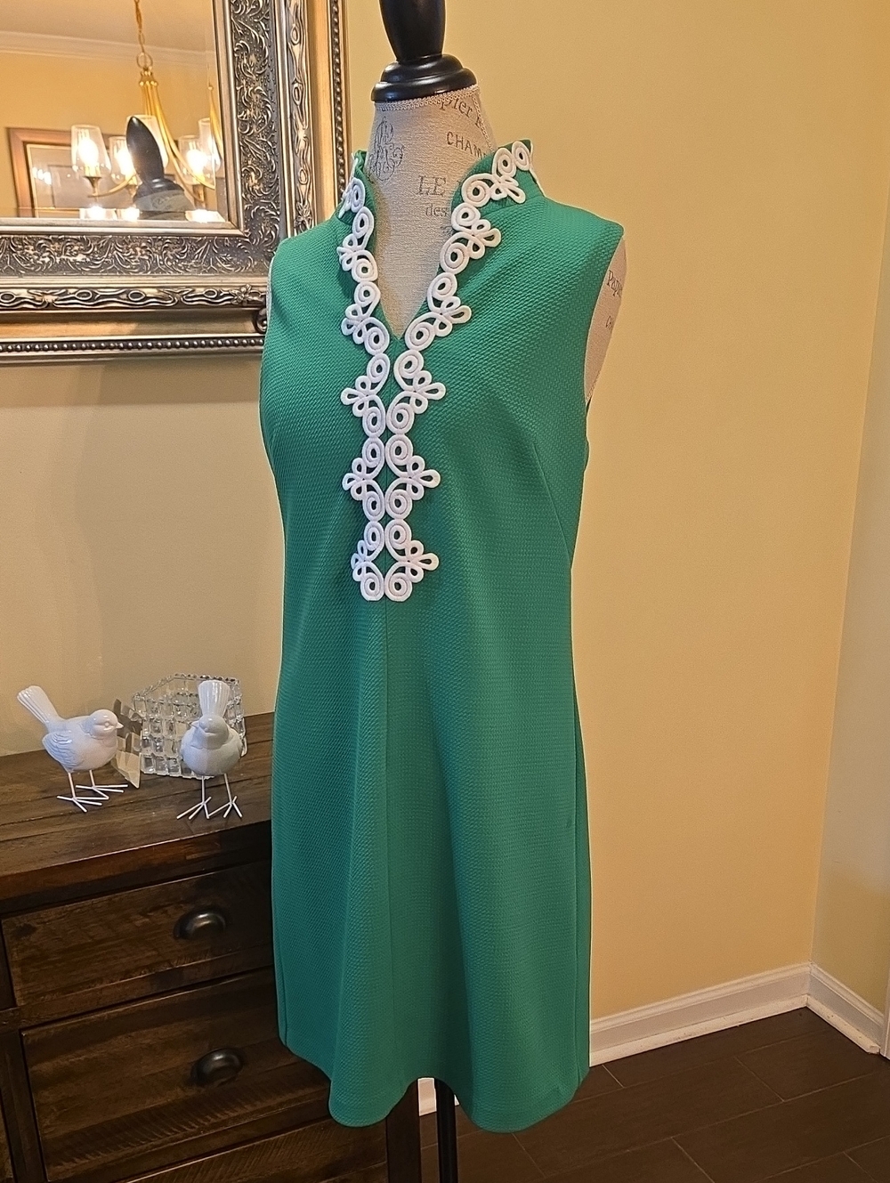 Vince Camuto Emerald Green Sleeveless Shift Dress with White Decorative Trim